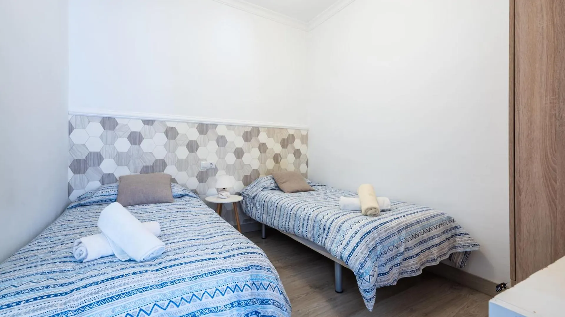 Apartamentos Estepona Centro L-Ll 0*,  España