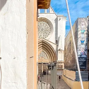 catedral-apartment-with-balcony-tarragona-centre.top-hotels-tarragona.com/