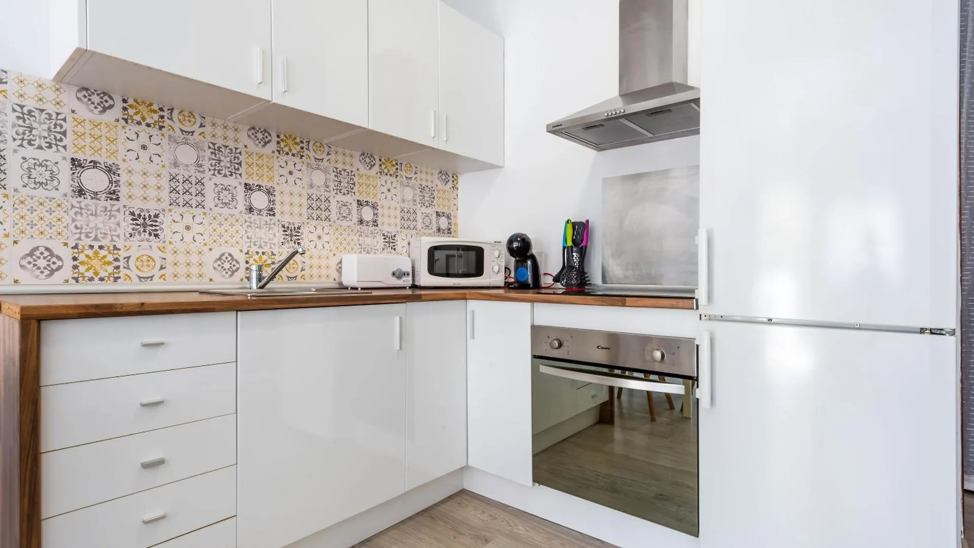 Apartamentos Estepona Centro L-Ll 0*,  España